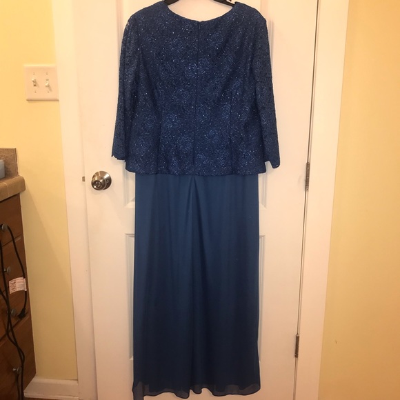 Mother of the Bride Dress - Picture 6 of 10